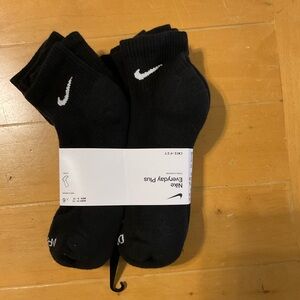 Nike Everyday Plus Black Athletic Socks